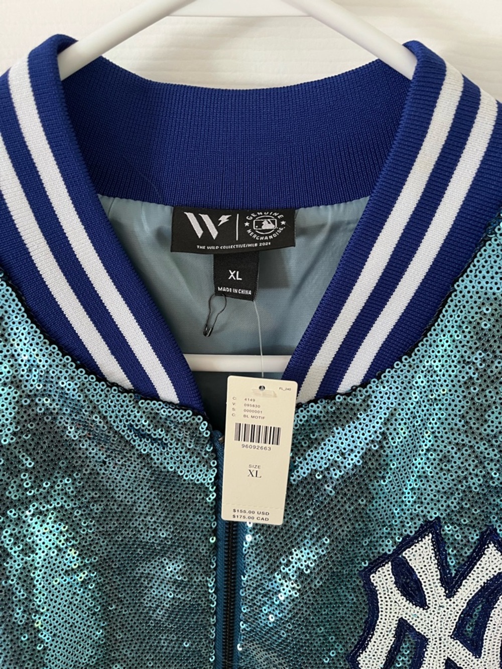 The Wild Collective NY Yankees Sequin Bomber Jacket Size XL - Picture 4 of 7